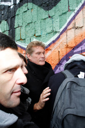 David Hasselhoff protestiert gegen Abbau der Berliner Mauer