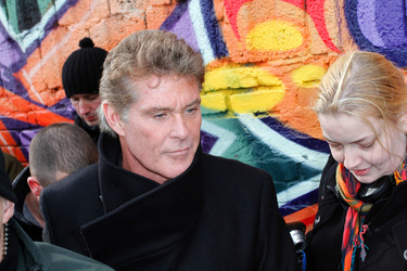 David Hasselhoff protestiert gegen Abbau der Berliner Mauer