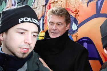 David Hasselhoff protestiert gegen Abbau der Berliner Mauer