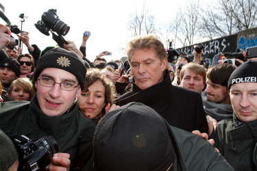 David Hasselhoff protestiert gegen Abbau der Berliner Mauer