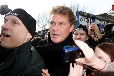 David Hasselhoff protestiert gegen Abbau der Berliner Mauer