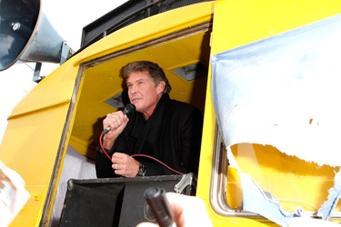 David Hasselhoff protestiert gegen Abbau der Berliner Mauer