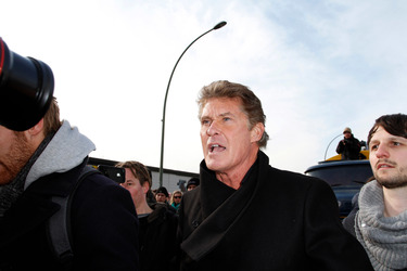 David Hasselhoff protestiert gegen Abbau der Berliner Mauer