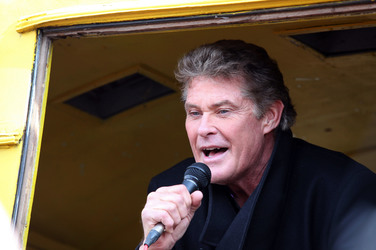 David Hasselhoff protestiert gegen Abbau der Berliner Mauer