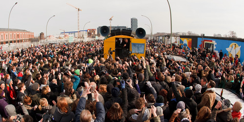 David Hasselhoff protestiert gegen Abbau der Berliner Mauer