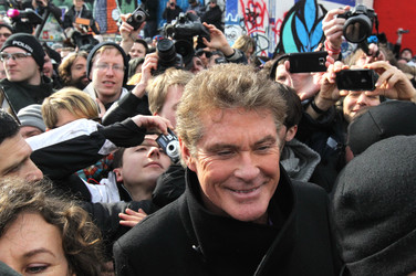 David Hasselhoff protestiert gegen Abbau der Berliner Mauer