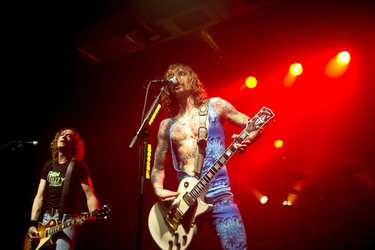 Dan Hawkins, Justin Hawkins (The Darkness)