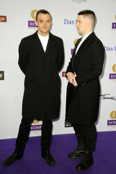 Theo Hutchcraft, Adam Anderson (Hurts)