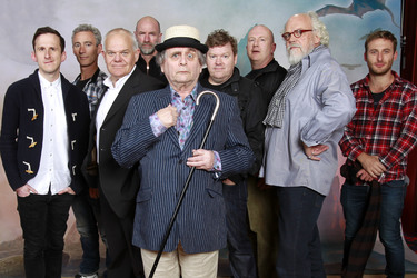 Adam Brown, Jed Brpphy, Mark Hadlow, Graham McTavish, Sylvester McCoy, Dean O'Gorman, Stephen Hunter, Peter Hambleton, John Callen, Dean O'Gorman