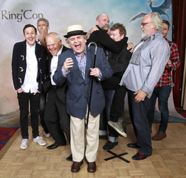 Adam Brown, Jed Brpphy, Mark Hadlow, Sylvester McCoy, Graham McTavish, Stephen Hunter, John Callen, Dean O'Gorman