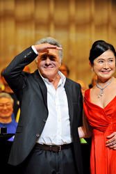 Dustin Hoffman, Michie Nakamaru
