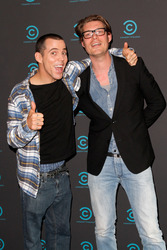 Steve-O / Stephen Glover, Maurice Hols
