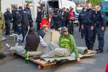 Protestaktion gegen Aufmarsch von Neonazis am 1. Mai, Berlin