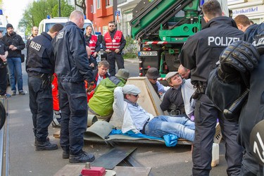 Protestaktion gegen Aufmarsch von Neonazis am 1. Mai, Berlin