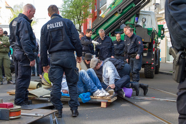 Protestaktion gegen Aufmarsch von Neonazis am 1. Mai, Berlin