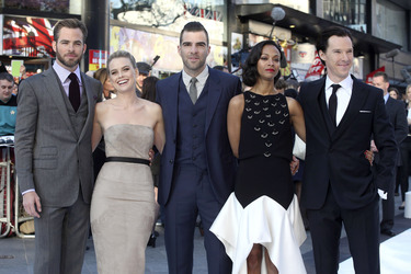 Chris Pine, Alice Eve, Zachary Quinto, Zoe Saldana, Benedict Cumberbatch