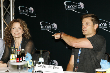 Dina Meyer, Casper Van Dien