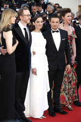 James Gray mit Gattin Alexandra Dickson Gray, Marion Cotillard, Jeremy Renner, Molly Conners
