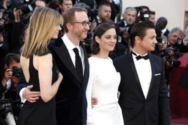 James Gray mit Gattin Alexandra Dickson Gray, Marion Cotillard, Jeremy Renner