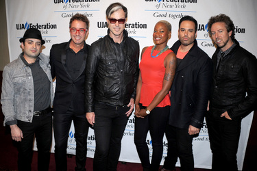 James King, John Wicks, Michael Fitzpatrick, Noelle Scaggs, Jeremy Ruzumna, Joseph Karnes (Fitz and The Tantrums)