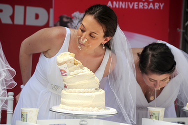 'Bridezillas' Kuchen-Esswettbewerb & We TV's 10. Geburtstag, New York