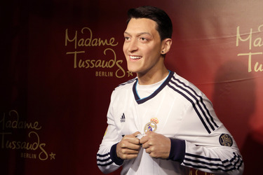 Enthülung der Wachsfigur von Mesut Oezil, Berlin