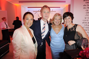 Daniela Ziegler, Max Raabe, Jutta Speidel mit Tochter Franziska