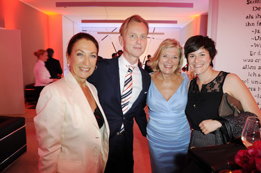 Daniela Ziegler, Max Raabe, Jutta Speidel mit Tochter Franziska