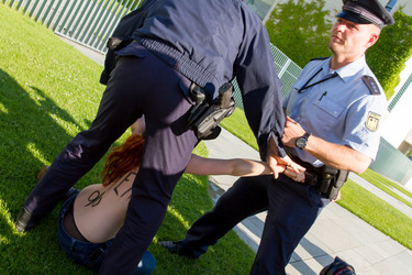 Femen Protest am Bundeskanzleramt, Berlin