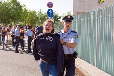 Femen Protest am Bundeskanzleramt, Berlin