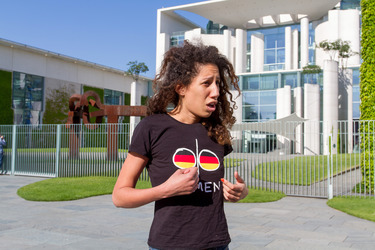 Femen Protest am Bundeskanzleramt, Berlin