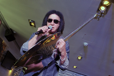 Gene Simmons im Hard Rock Cafe, Berlin
