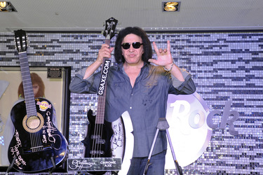 Gene Simmons im Hard Rock Cafe, Berlin