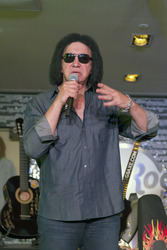 Gene Simmons im Hard Rock Cafe, Berlin