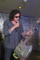 Gene Simmons im Hard Rock Cafe, Berlin