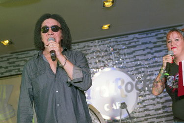 Gene Simmons im Hard Rock Cafe, Berlin