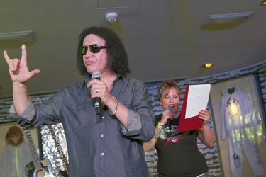 Gene Simmons im Hard Rock Cafe, Berlin