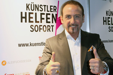 'Künstler helfen sofort' Benefiz-Veranstaltung, Köln