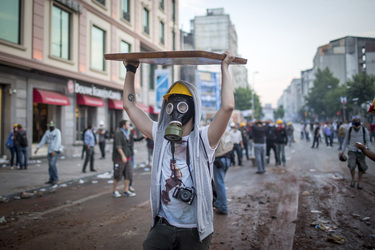 Polizei räumt das Protestlager am Taksim-Platz in Istanbul, Türkei