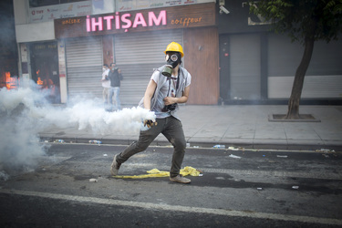 Polizei räumt das Protestlager am Taksim-Platz in Istanbul, Türkei