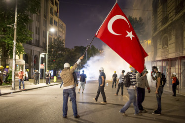 Polizei räumt das Protestlager am Taksim-Platz in Istanbul, Türkei