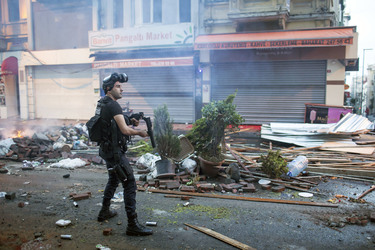 Polizei räumt das Protestlager am Taksim-Platz in Istanbul, Türkei
