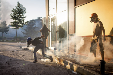 Polizei räumt das Protestlager am Taksim-Platz in Istanbul, Türkei