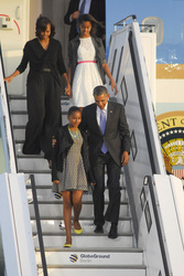 Barack Obama mit Gattin Michelle und Töchtern Natacha/Sasha und Malia Ann