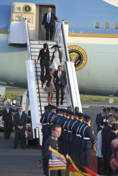 Barack Obama mit Gattin Michelle und Töchtern Natacha/Sasha und Malia Ann