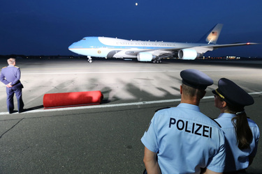 Präsident Obama verlässt, Berlin