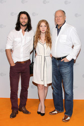 Mark Ryder, Isolda Dychauk, John Doman