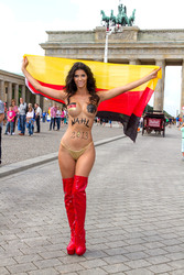 Micaela Schäfer Photocall zur Bundestagswahl, Berlin