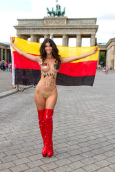 Micaela Schäfer Photocall zur Bundestagswahl, Berlin