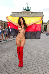 Micaela Schäfer Photocall zur Bundestagswahl, Berlin
